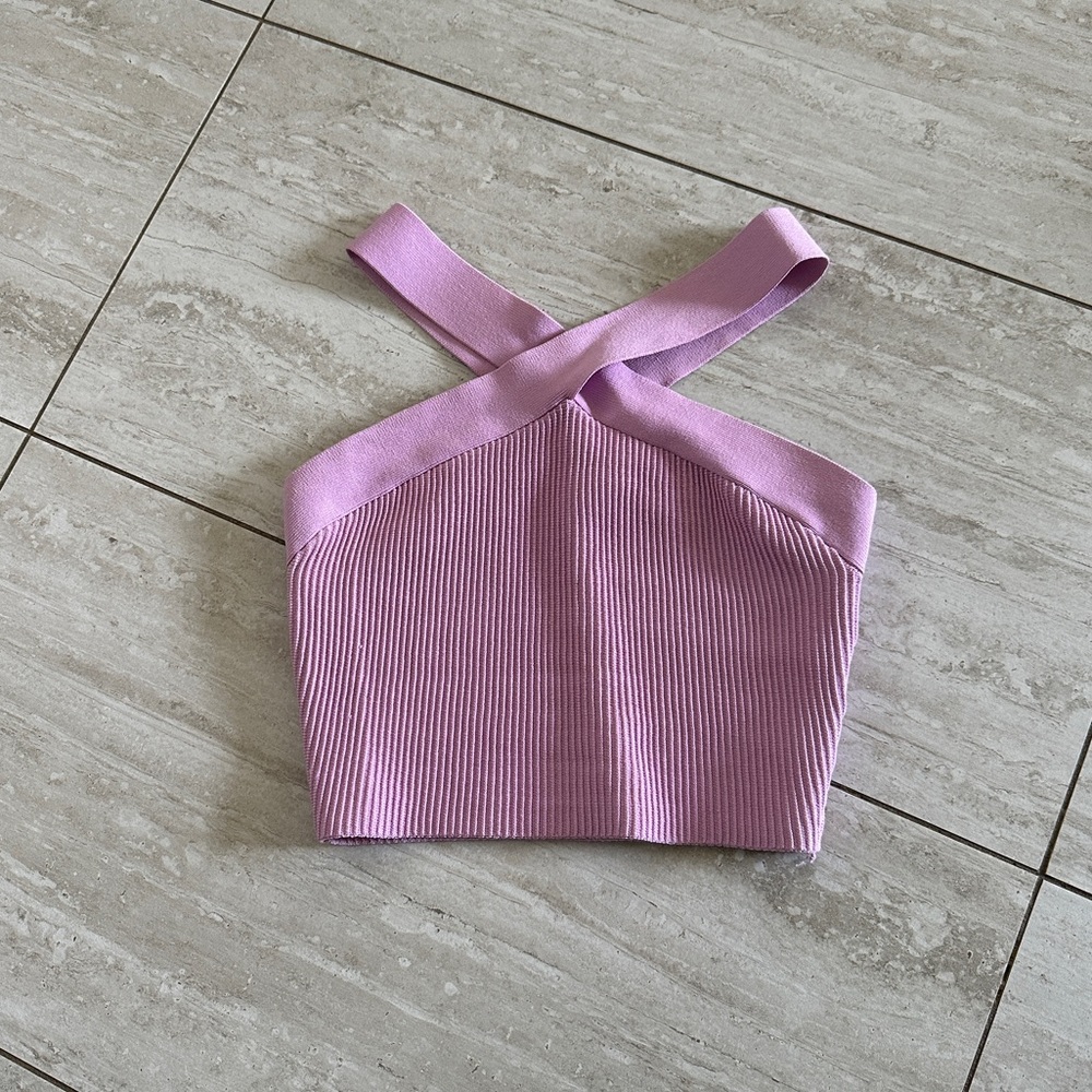Babaton
Sculpt Knit Criss Cross
Cropped Tank (Aritzia)